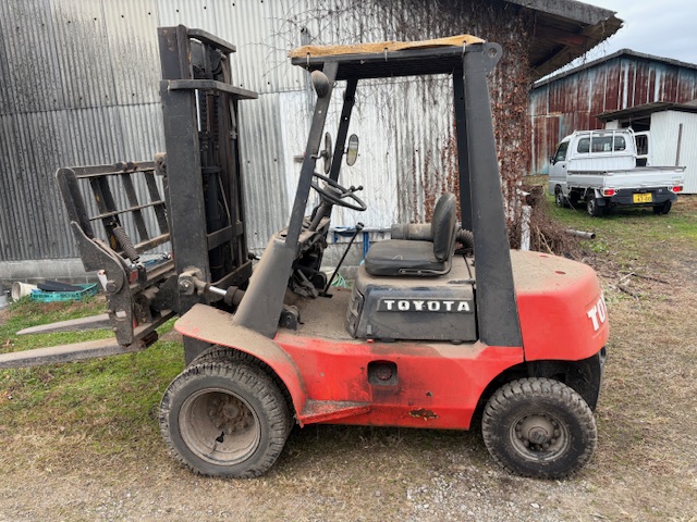 【R8.2月】中古車　ﾄﾖﾀ　2.5Tﾌｫｰｸﾘﾌﾄ　佐賀県S様🎊ご成約ありがとうございました。